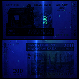 Madagascar 200 Ariary, 2004 P-87, UNC Original Banknote for Collection 1 Piece